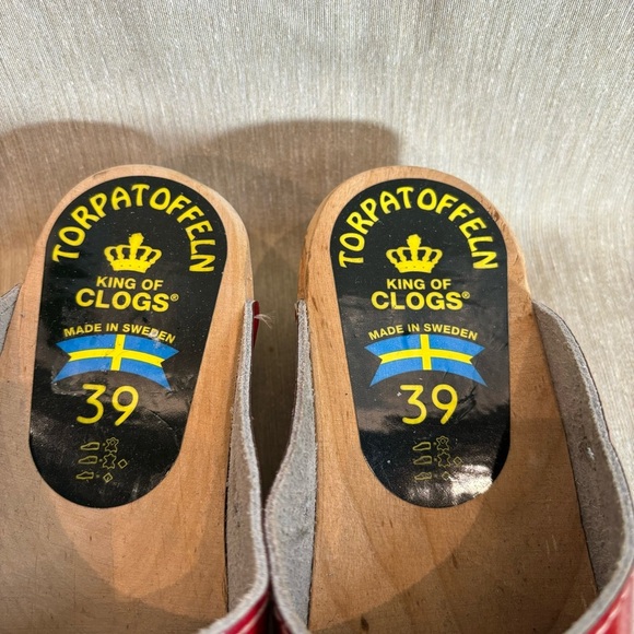 TORPATOFFELN Sz 39 Patent  Leather Wooden Soles Straps Removed Leather Clogs - Picture 4 of 13